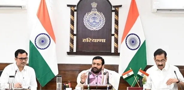 सॉलिड वेस्ट मैनेजमेंट, जल प्रबंधन और नई शिक्षा नीति की प्रगति की CM ने की समीक्षा