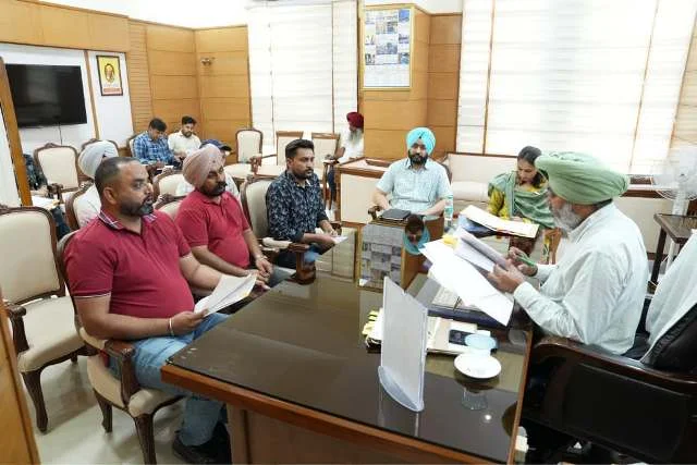 कर्मचारियों की पेशेवर और वित्तीय शिकायतों पर सरकार का सकारात्मक रुख, ज्ञापनों की हुई समीक्षा