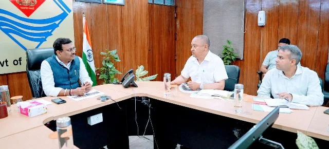 चारधाम विकास कार्यों को समयबद्ध पूरा करने के लिए अधिकारियों को मुख्य सचिव के निर्देश