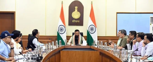 जनकल्याण योजनाएं तय समय में पूरी हों, अधिकारियों को मुख्यमंत्री के सख्त निर्देश