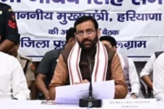 जिला लोक संपर्क एवं कष्ट निवारण समिति की बैठक में CM ने स्वच्छता पर दिया विशेष जोर