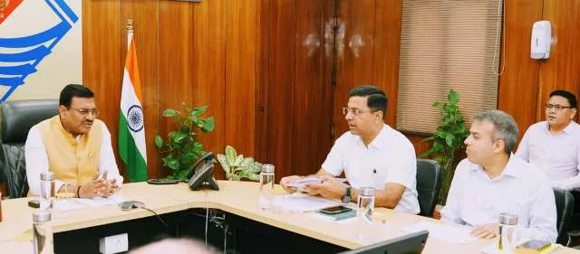 ट्रॉमा चिकित्सा सेवाओं को सुदृढ़ करने के लिए CS ने संबंधित विभागों के साथ की समीक्षा