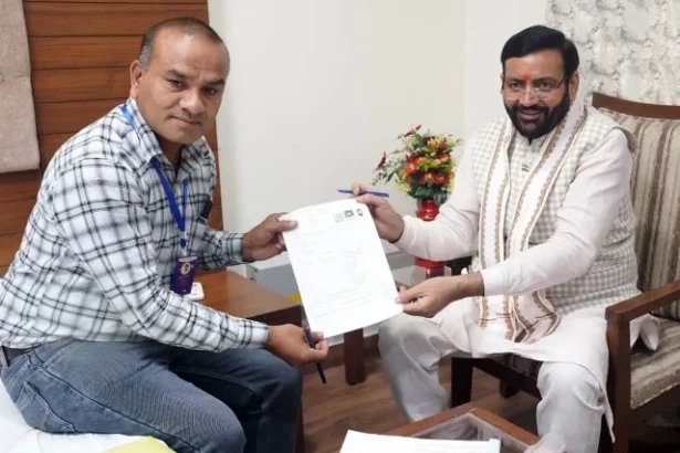 मतदाता सूची के विशेष गहन पुनरीक्षण अभियान में CM ने निभाई सक्रिय भागीदारी
