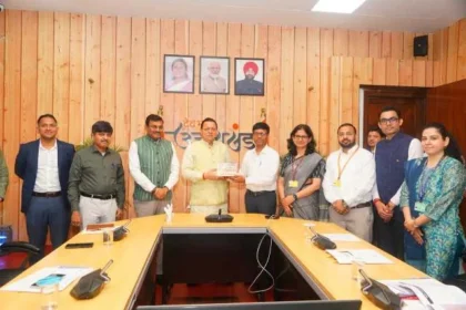 राज्य की भौगोलिक और जनसांख्यिकीय चुनौतियों के अनुरूप नीति निर्माण पर जोर