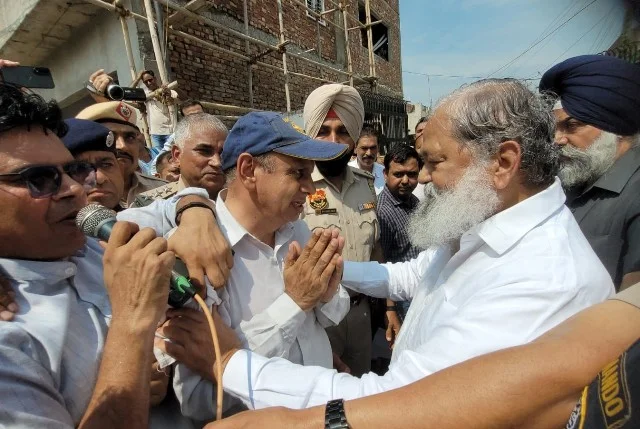 रोडवेज कर्मचारियों की मांगों पर जल्द होगी चर्चा, मंत्री के आश्वासन से खत्म हुआ धरना
