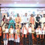हाईस्कूल और इंटरमीडिएट के उत्कृष्ट विद्यार्थियों का सम्मान, मुख्यमंत्री ने बढ़ाया उत्साह