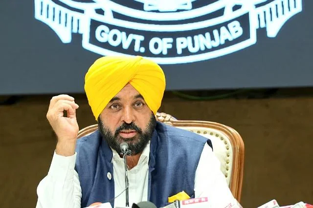 ‘न कैश, न सिफारिश’ के सिद्धांत पर राशन कार्ड वितरण की नई पारदर्शी व्यवस्था मान