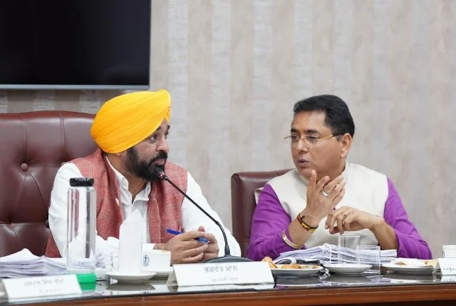 कैबिनेट ने शिक्षा सुधार और प्रशासनिक बदलावों को दी नई दिशा