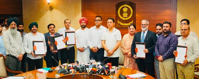 पंजाब में लगेंगी 3 लाख नई एलईडी सोलर स्ट्रीट लाइटें