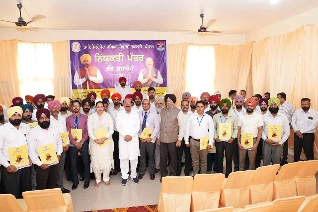 मंत्री मोहिंदर भगत ने 51 नवनियुक्त अधिकारियों और कर्मचारियों को सौंपे नियुक्ति पत्र