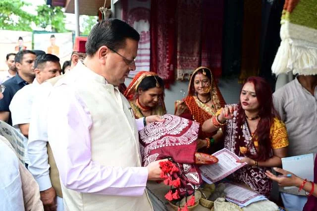 मुख्य सेवक सदन में मनाया गया राष्ट्रीय हथकरघा दिवस, पारंपरिक शिल्प को मिला सम्मान