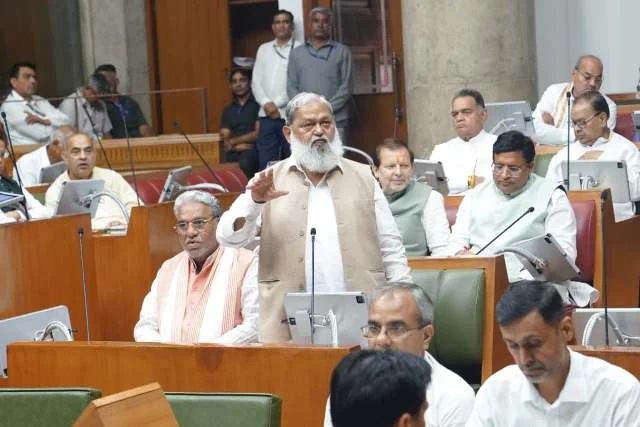 यूएचबीवीएनएल अपने खर्च पर बदलेगा सभी लोहे के बिजली पोल - विज