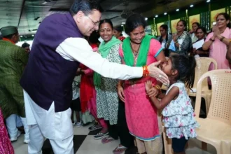 रक्षाबंधन पर बहनों ने मुख्यमंत्री धामी को बांधा रक्षा सूत्र