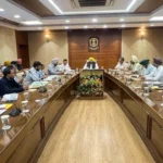 लोक निर्माण मंत्री ने की सड़क परियोजनाओं की समीक्षा