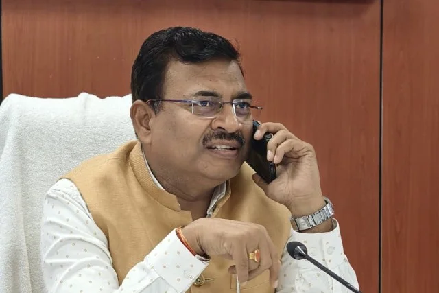 संभावित आपदाओं से निपटने के लिए सभी विभाग पूरी सतर्कता के साथ रहें तैयार - CS