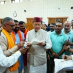 जनसमस्याओं के समाधान को लेकर सीएम धामी से लोगों ने की मुलाकात