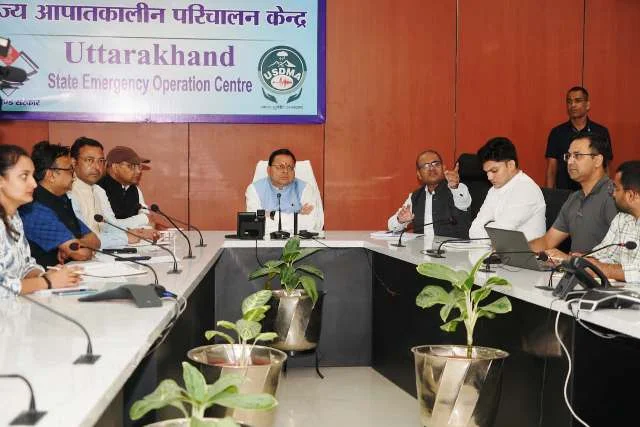 सीएम धामी ने उच्च हिमालयी क्षेत्रों में राहत-बचाव अभियान की ली जानकारी