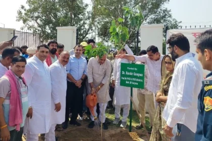 सेवा संकल्प अभियान के दौरान गंगवा ने पौधारोपण कर पर्यावरण संरक्षण का किया आह्वान