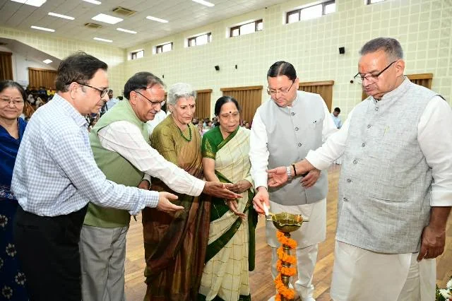 हिंदी दिवस संस्कृति, सभ्यता और राष्ट्रीय चेतना के गौरव को संजोने का अवसर - धामी