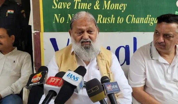 ‘सीएम नायब सैनी पंजाब में भी हैं और हरियाणा में भी’, विज का हुड्डा पर पलटवार
