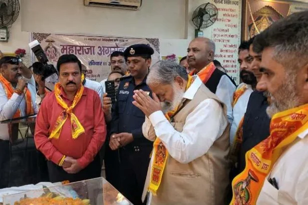 अम्बाला में अग्रवाल सभा की भजन संध्या में पहुंचे अनिल विज