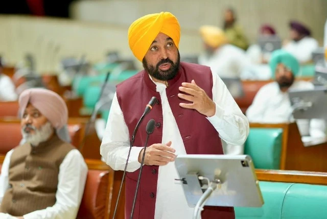 भाजपा पर वोटर लिस्ट में हेराफेरी का आरोप, मान ने उठाए सवाल