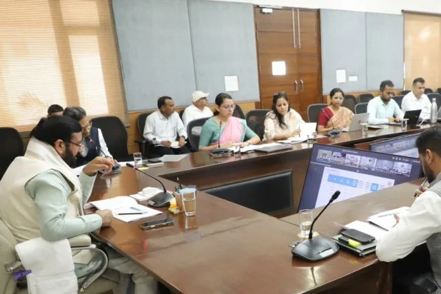 सीएम सैनी ने समाधान प्रकोष्ठ की समीक्षा बैठक में अधिकारियों को दिए निर्देश