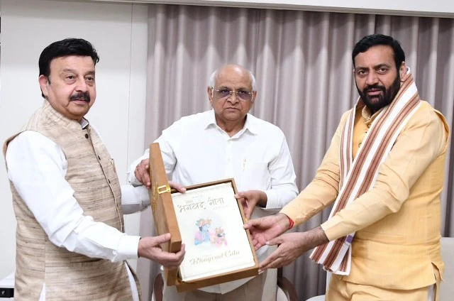 सूरत और अहमदाबाद में प्रवासी हरियाणवियों से मिले मुख्यमंत्री